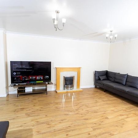 Snodland 5-Bed Modern & Luxurious Houseヴィラ エクステリア 写真