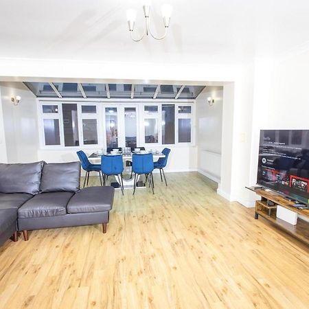 Snodland 5-Bed Modern & Luxurious Houseヴィラ エクステリア 写真