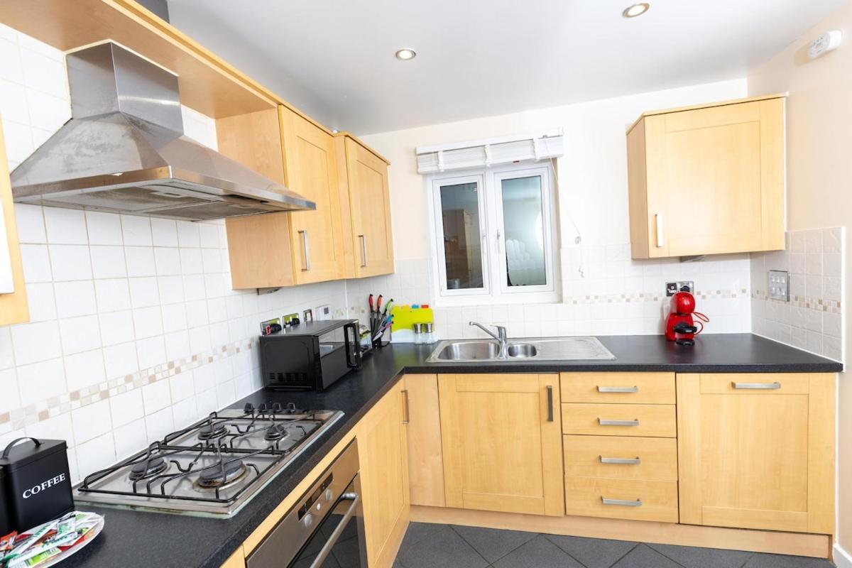 Snodland 5-Bed Modern & Luxurious Houseヴィラ エクステリア 写真