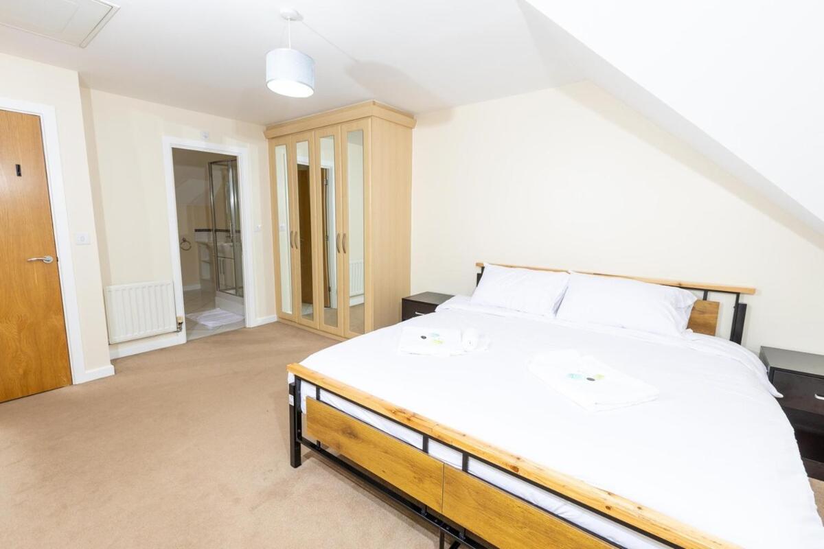 Snodland 5-Bed Modern & Luxurious Houseヴィラ エクステリア 写真