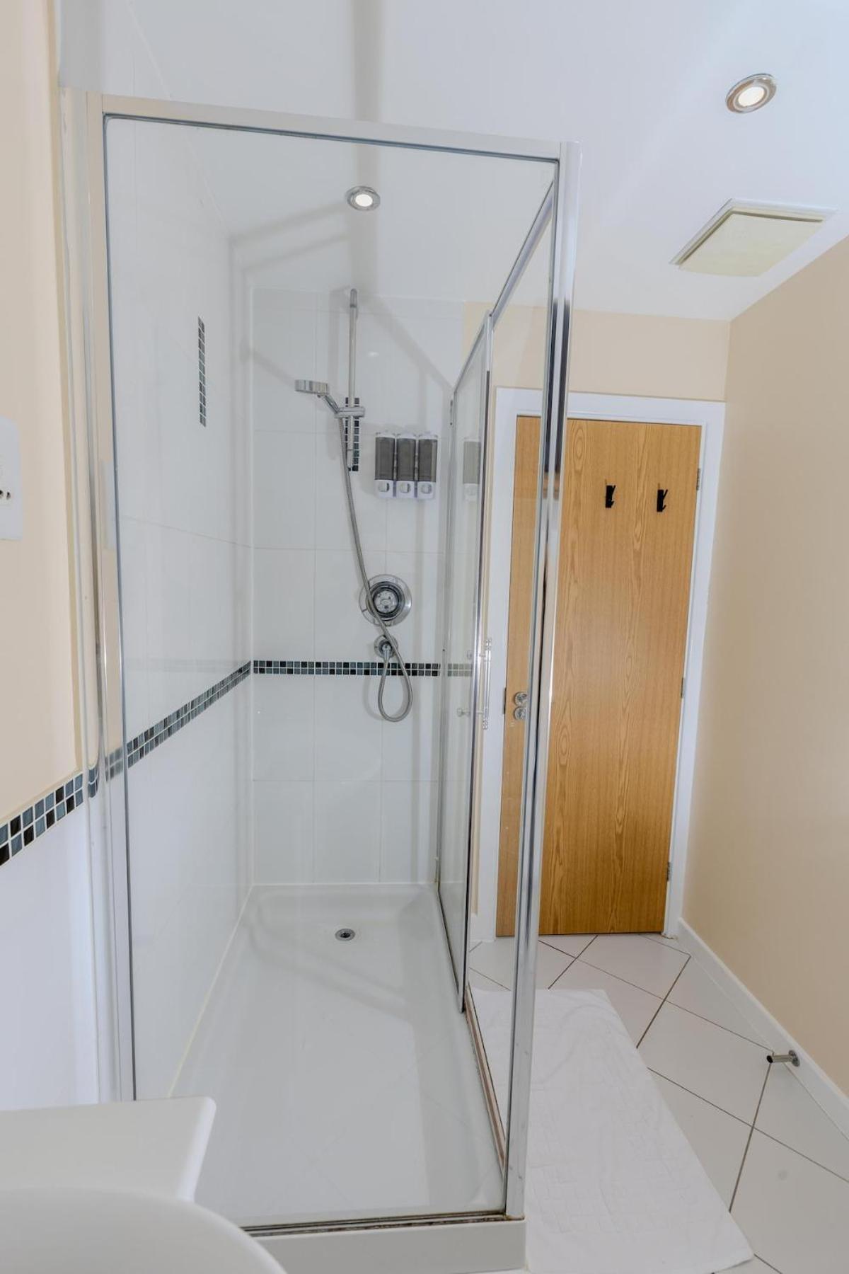 Snodland 5-Bed Modern & Luxurious Houseヴィラ エクステリア 写真