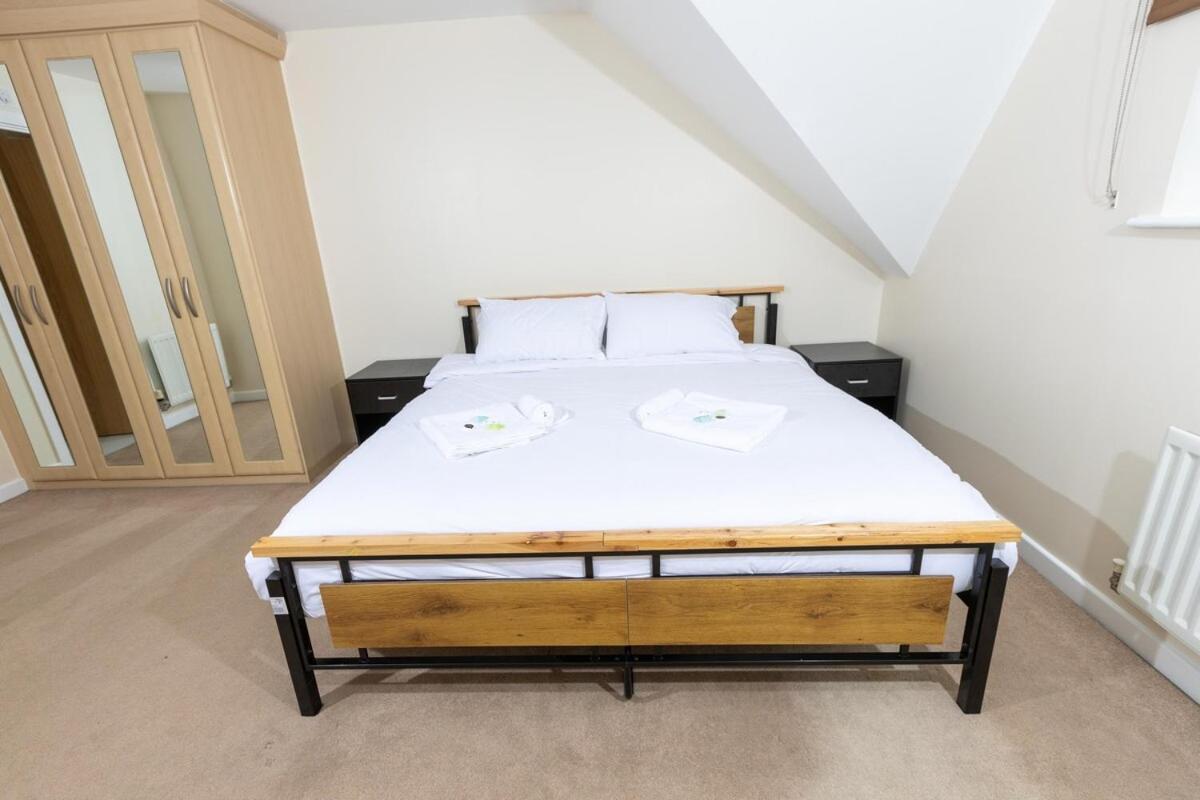 Snodland 5-Bed Modern & Luxurious Houseヴィラ エクステリア 写真