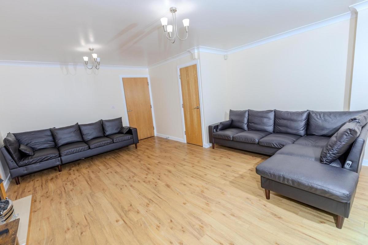 Snodland 5-Bed Modern & Luxurious Houseヴィラ エクステリア 写真