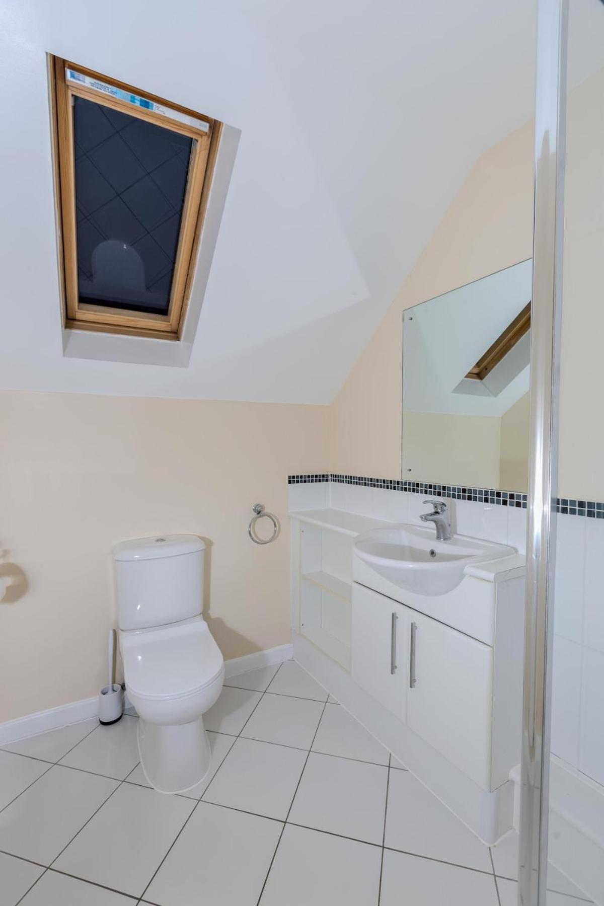 Snodland 5-Bed Modern & Luxurious Houseヴィラ エクステリア 写真